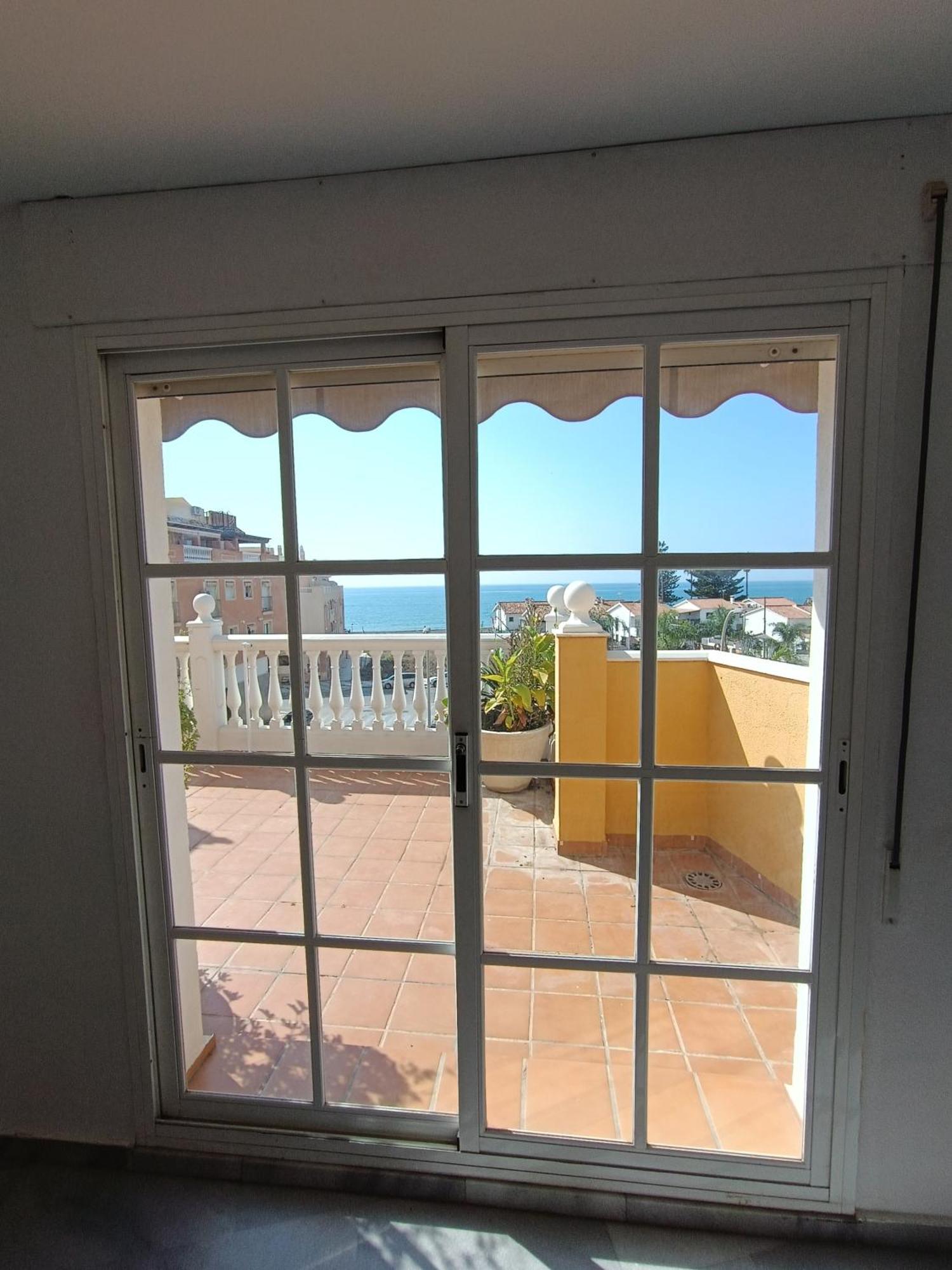Lovely Penthouse In Front Of The Beach With Free Parking Málaga Esterno foto