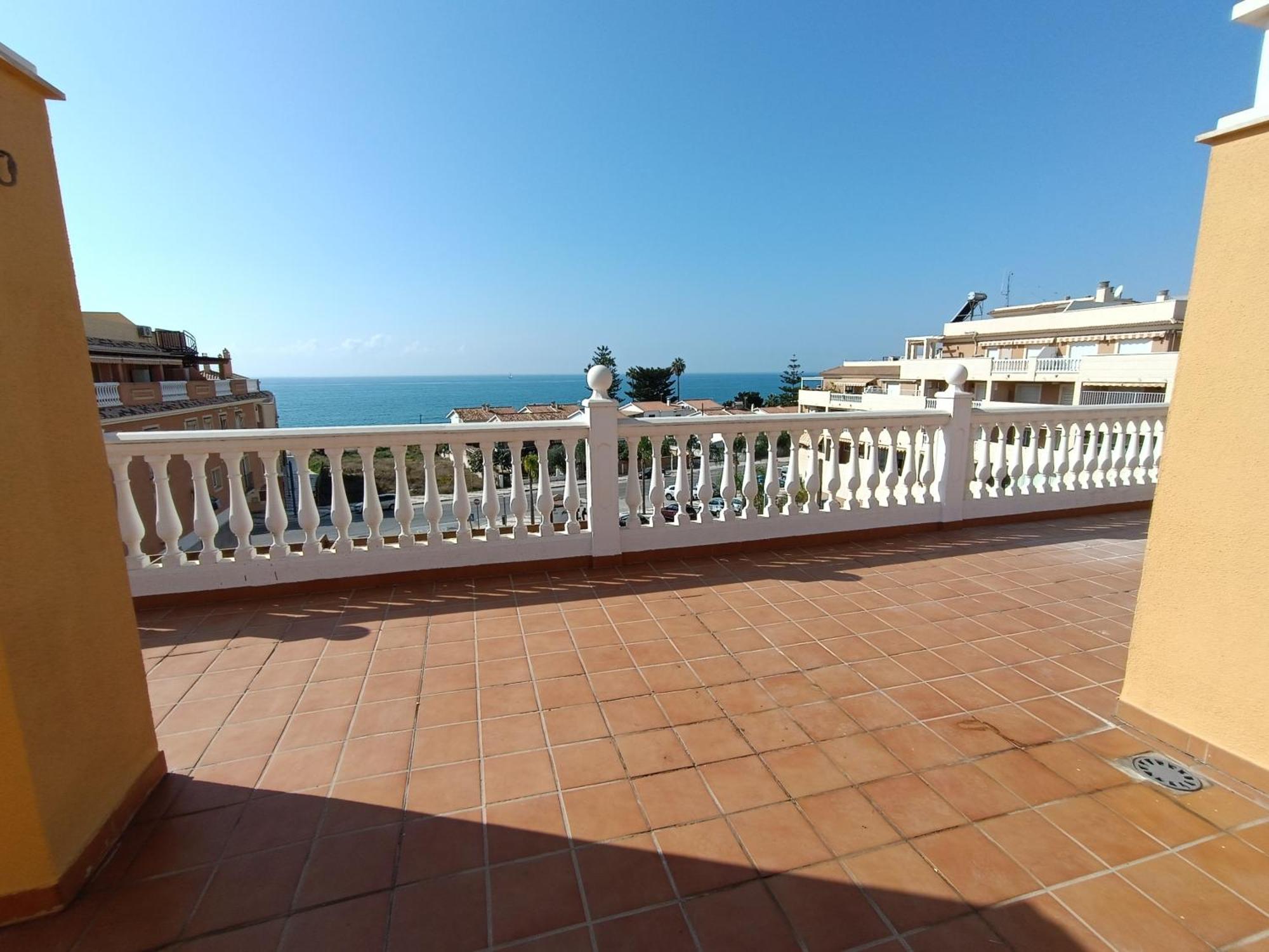 Lovely Penthouse In Front Of The Beach With Free Parking Málaga Esterno foto