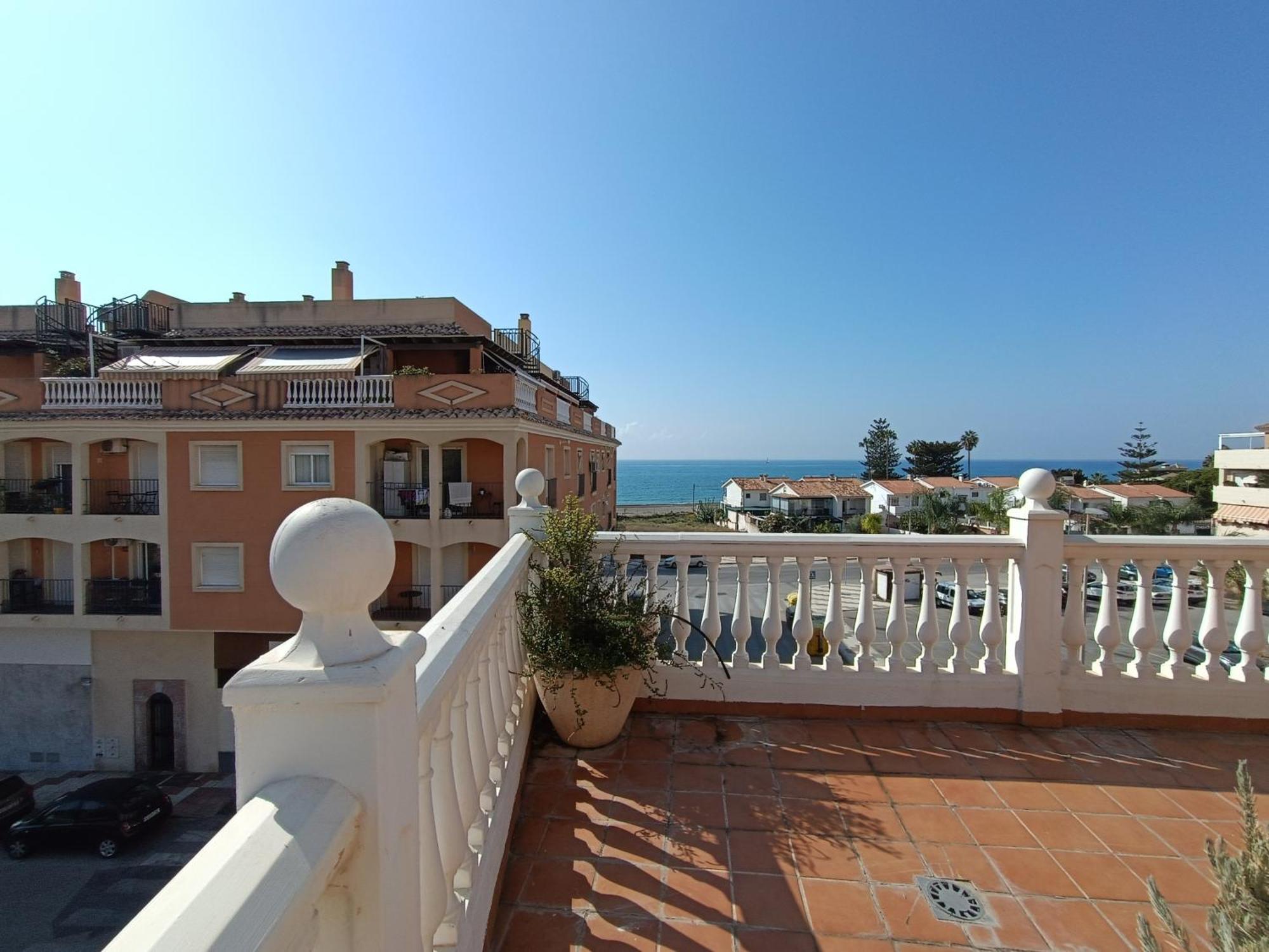Lovely Penthouse In Front Of The Beach With Free Parking Málaga Esterno foto