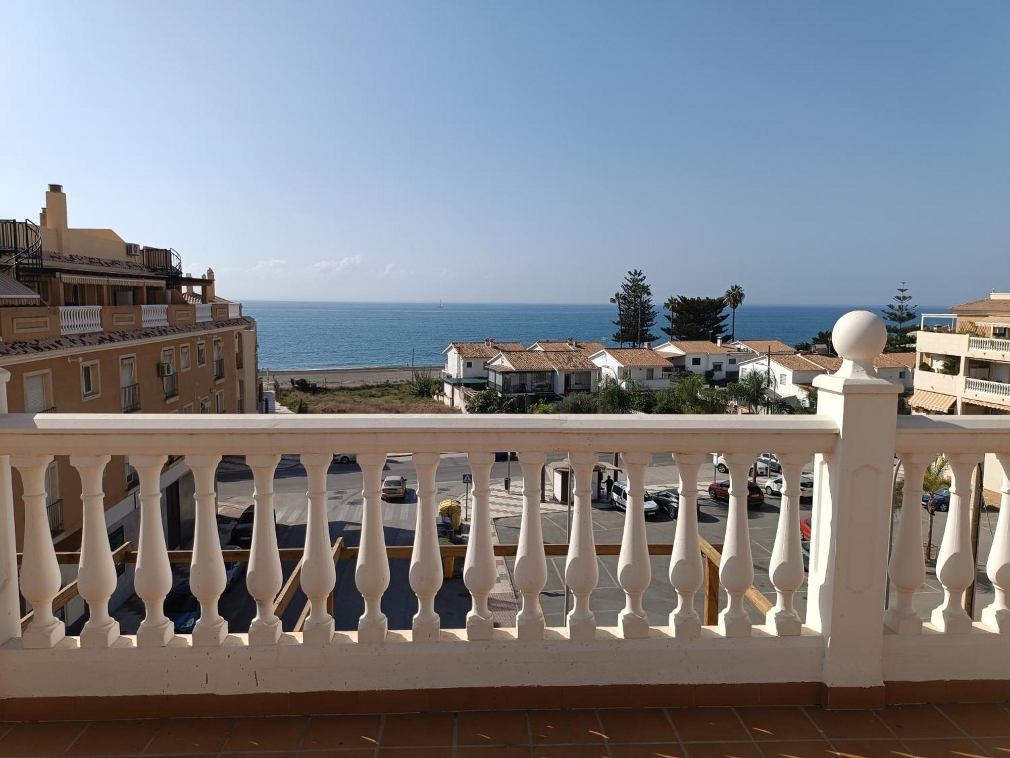 Lovely Penthouse In Front Of The Beach With Free Parking Málaga Esterno foto